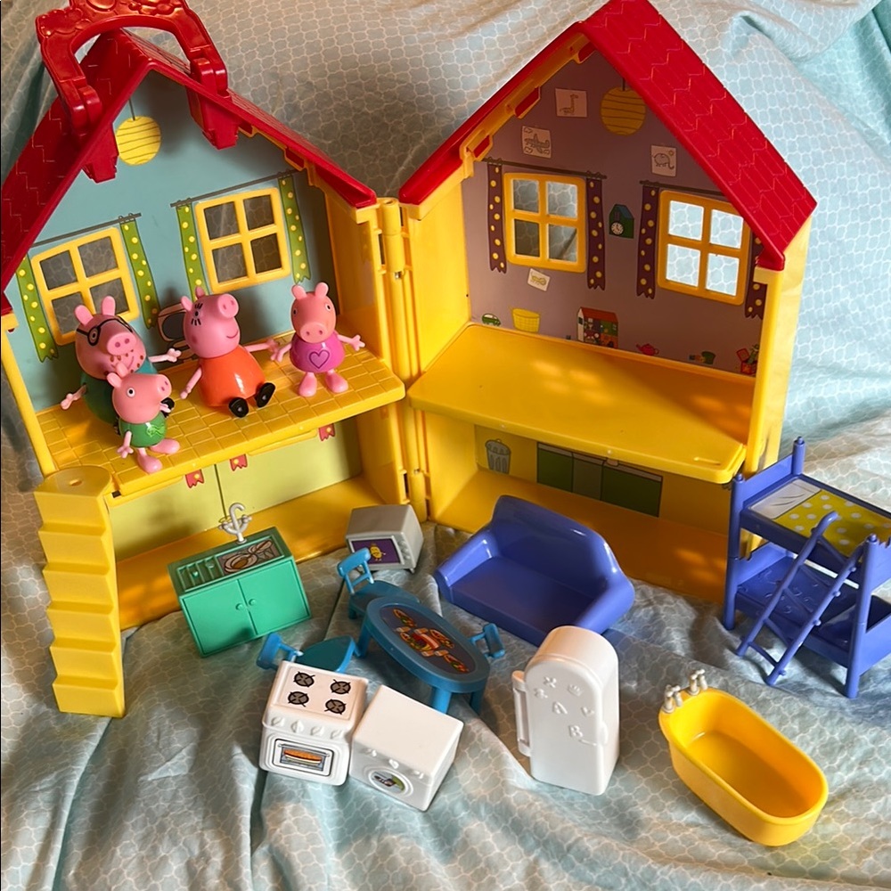 Peppa Pig Playhouse with Colorful Accessories